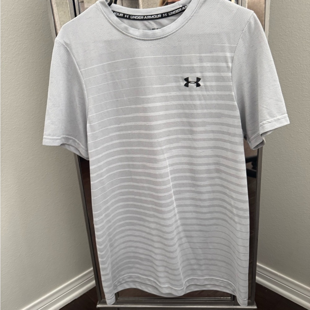 Under Armour Men's Gray Striped Short Sleeve Tee